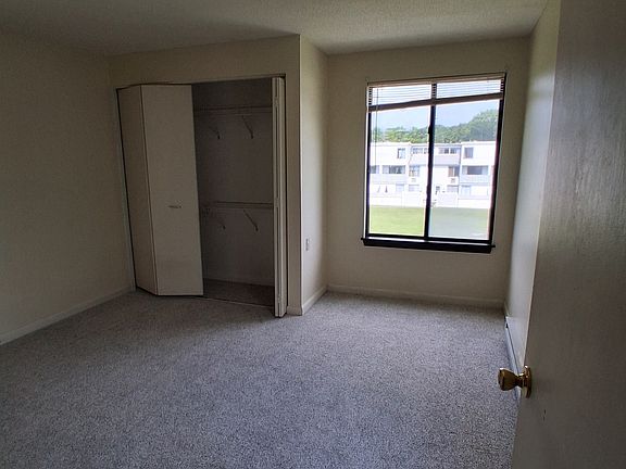5th image of 15 Hamre Lane #C