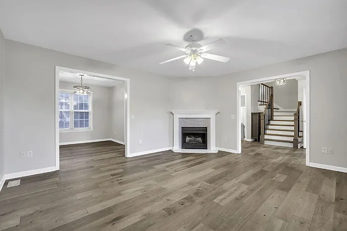 3 bed, 2.5 bath, 2168 sqft, $2,150 — Photo 2