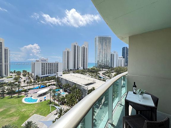 3rd image of 19370 Collins Ave APT 1511