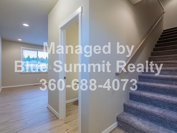 2nd image of 6916A Lennon Ln NE