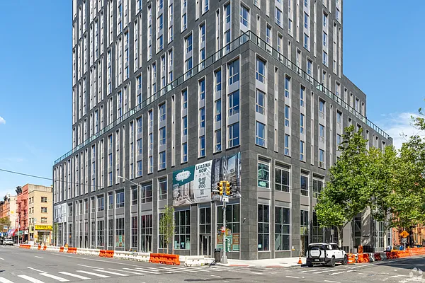 Building, photo 5