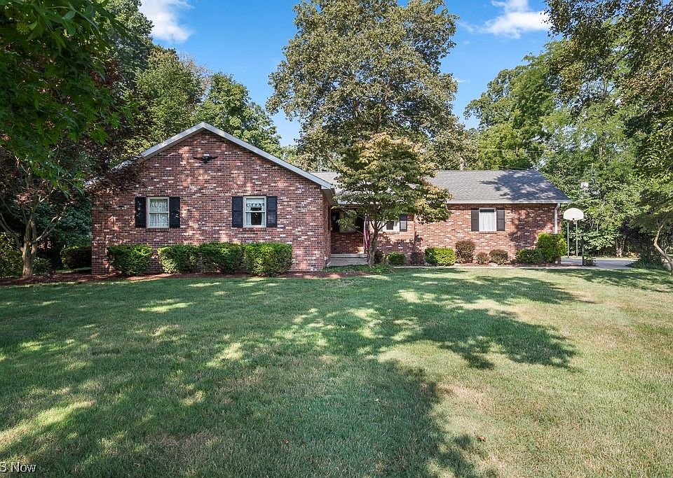 1st image of 2831 Belleflower Dr