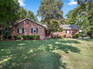 2831 Belleflower Dr, Alliance, OH 44601