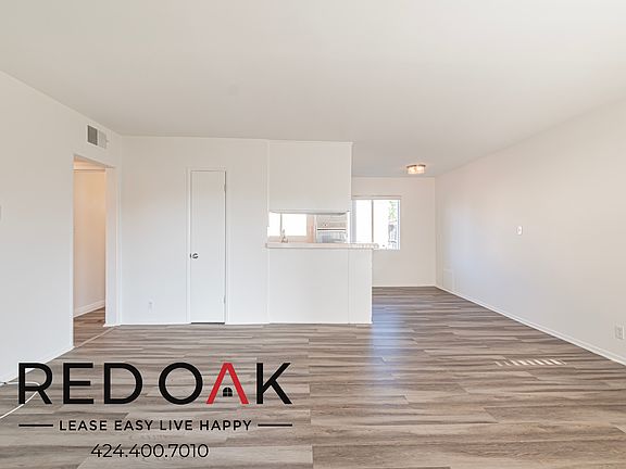 4th image of 6045 1/2 Whitsett Ave #27