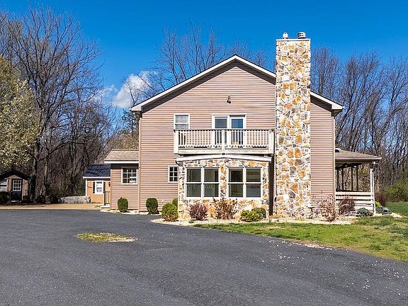 5th image of 840 Commerce Rd