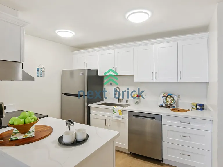 2104 Alki Ave SW #306 — Photo 8