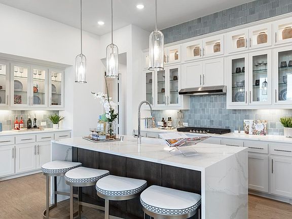 3rd image of 2716 Shady Branch Ln