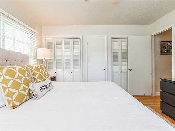 5th image of 2633 Chateau Dr