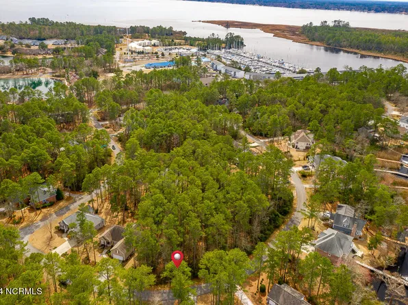 1006 Bracken Fern Drive, New Bern, NC 28560