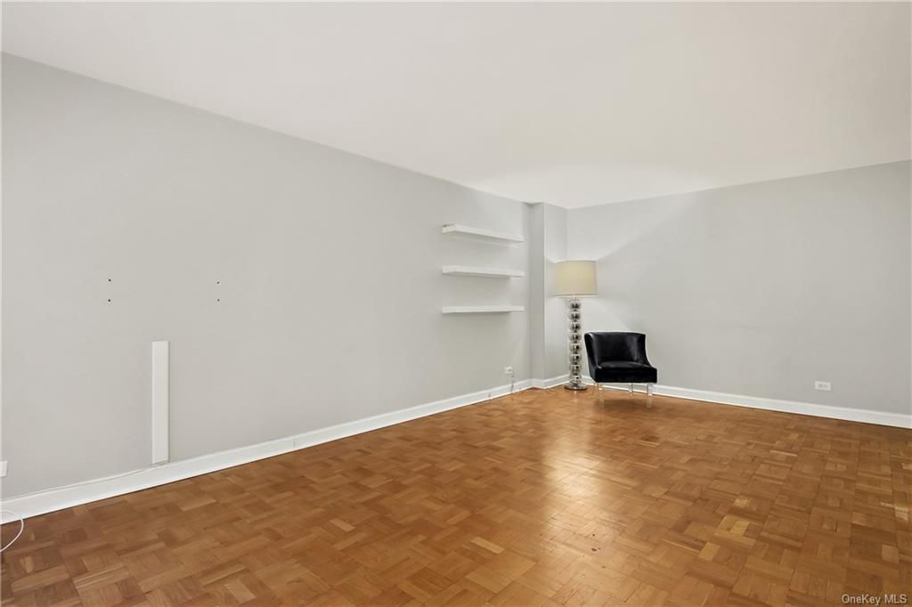 3 Bed 2 Bath Property, New York • 1,300 Sq Ft