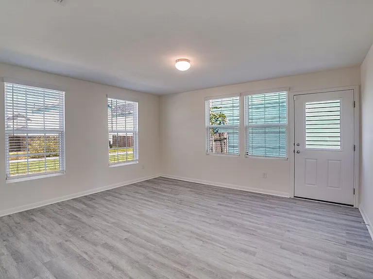 576 Ferrule Dr — Photo 17