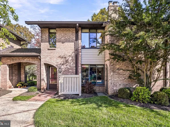 144 Woodgate Ln #34, Paoli, PA 19301