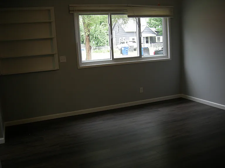 2041 Newport Ave — Photo 5