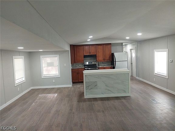 4th image of 8386 Tolles Dr