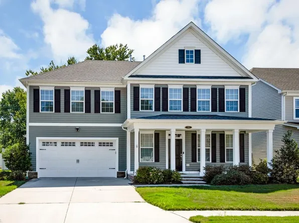 32 E Berkley Dr, Hampton, VA 23663