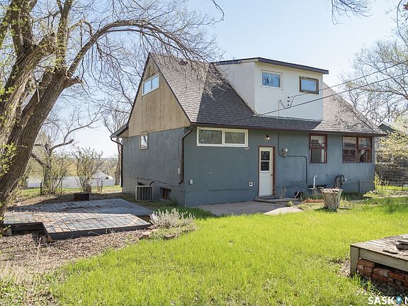 5th image of 611 Saskatchewan Avenue