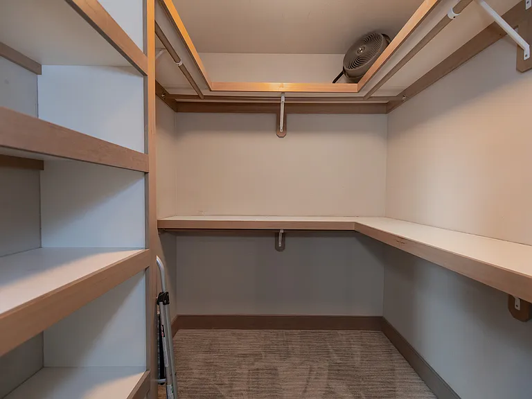 5468 Westmorland Dr — Photo 30