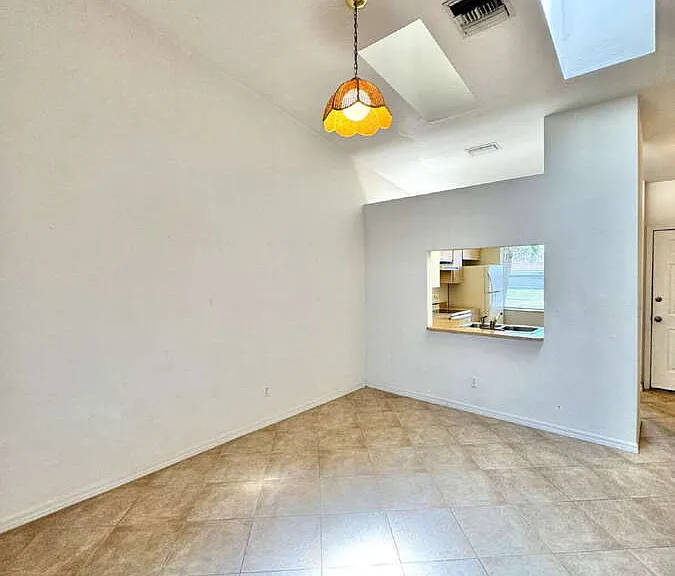 320 SW 3rd Pl #2 — Photo 17