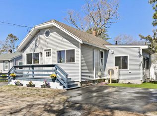 18 Howard St, Wareham, MA 02571