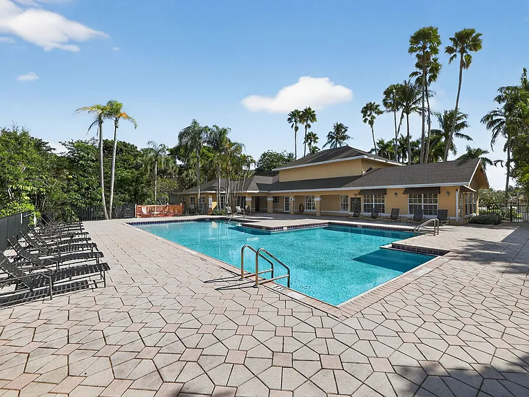 Palm Aire Windward — Photo 18