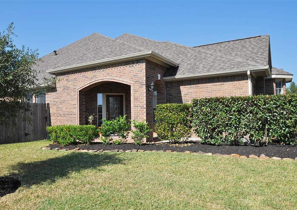 2nd image of 26925 Crowns Cove Ln
