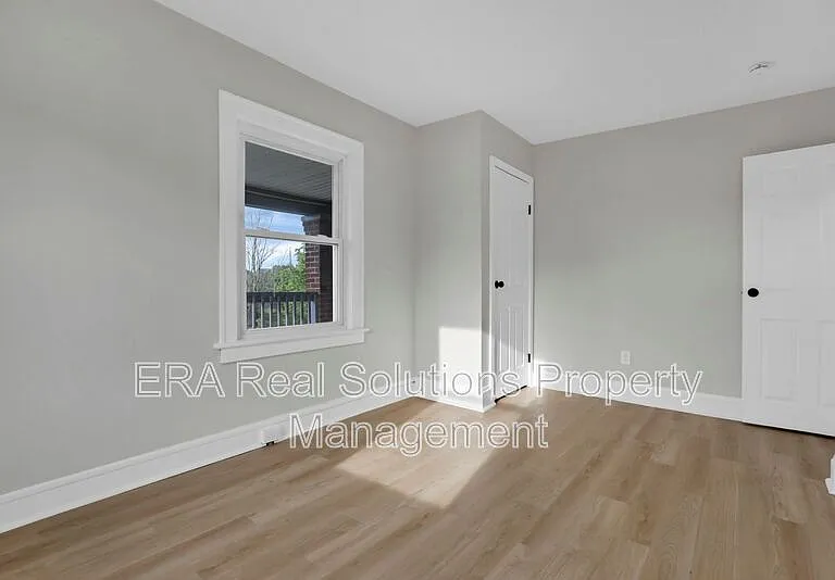 1120 Cole St — Photo 16