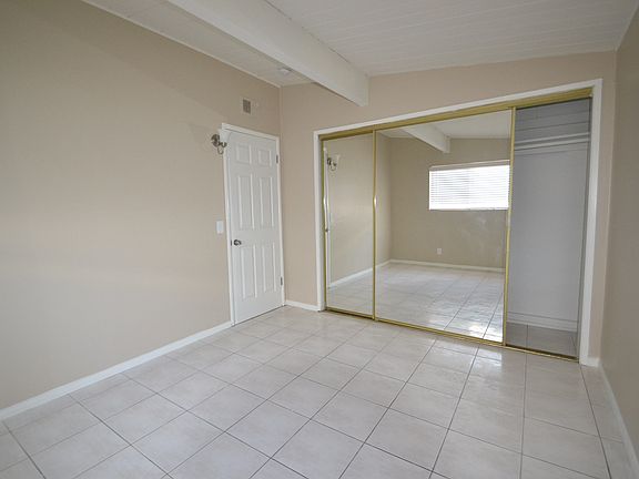 4th image of 17053 E Gragmont St