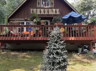 105 Hedge Dr, Dingmans Ferry, PA