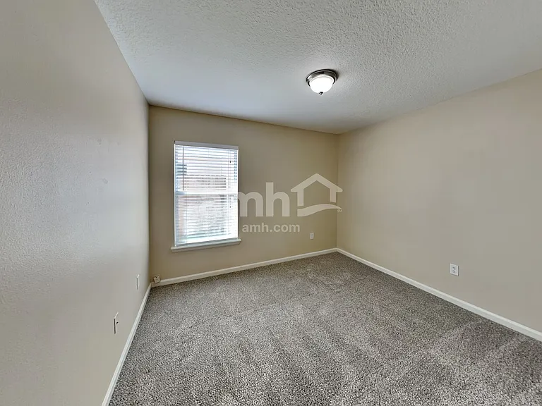 12607 Wooded Bluff Ct — Photo 14