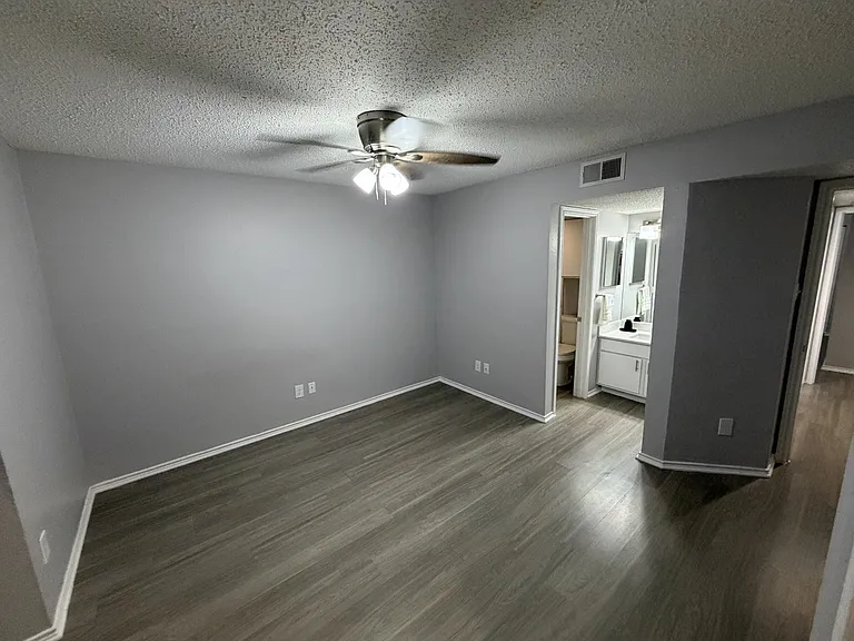 Fairway Greens Apartments — Photo 42