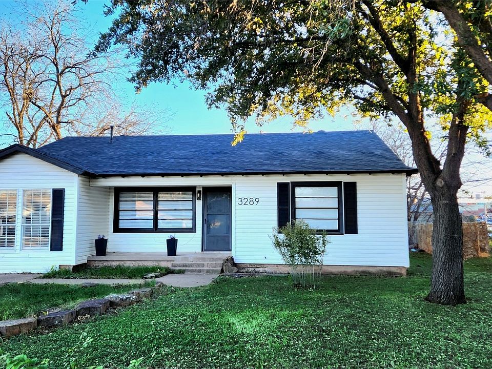 1st image of 3289 College St