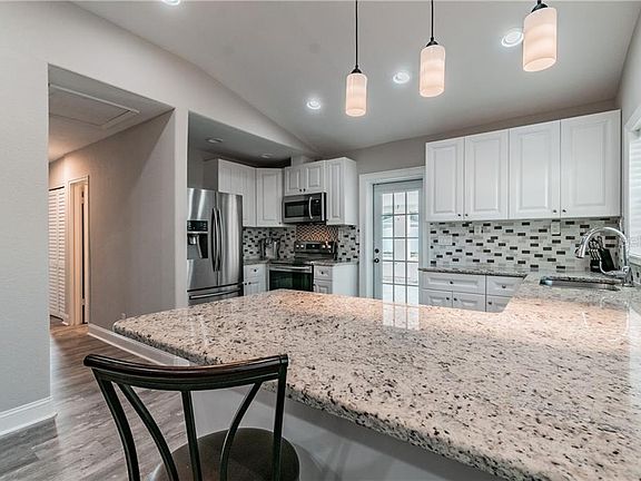3rd image of 4710 W Knights Ave