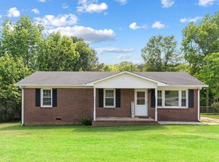 204 Iroquois Dr, Greenwood, SC 29646
