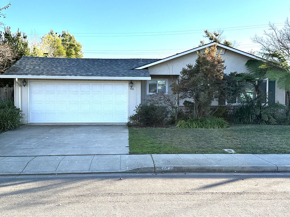 1st image of 926 Lantana Dr