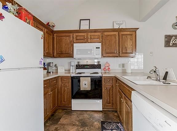 4th image of 2508/2510 Bent Oak Ct