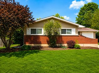 106 Cedar Ct, Schaumburg, IL 60193