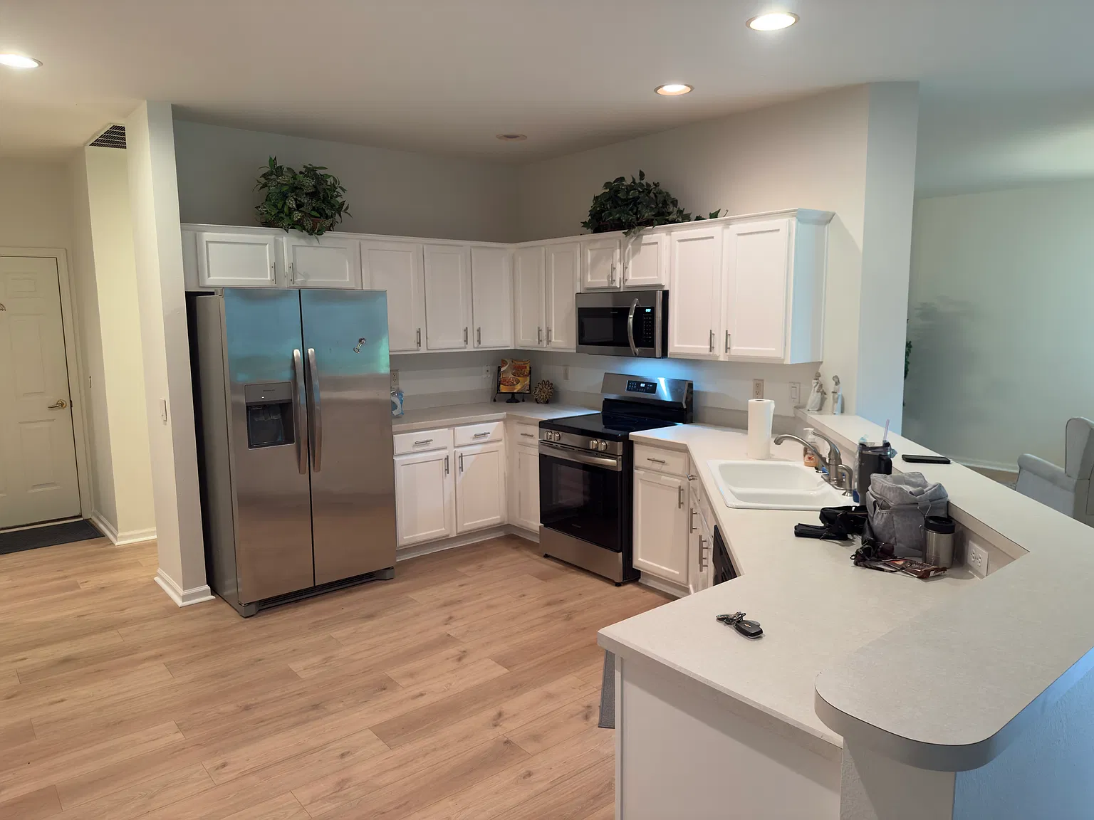 3 bed, 2320 sqft, $3,500 — Photo 4