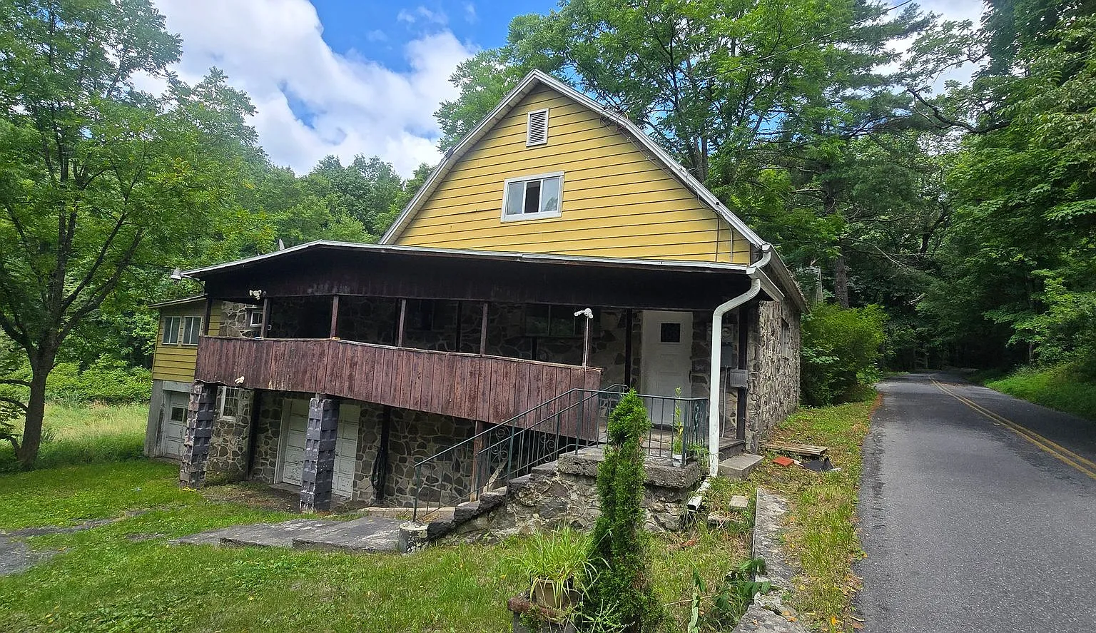Cute 3 bedroom house in Stroudsburg! — Photo 1