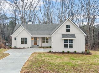 2020 Darby Rd, Waleska, GA 30183