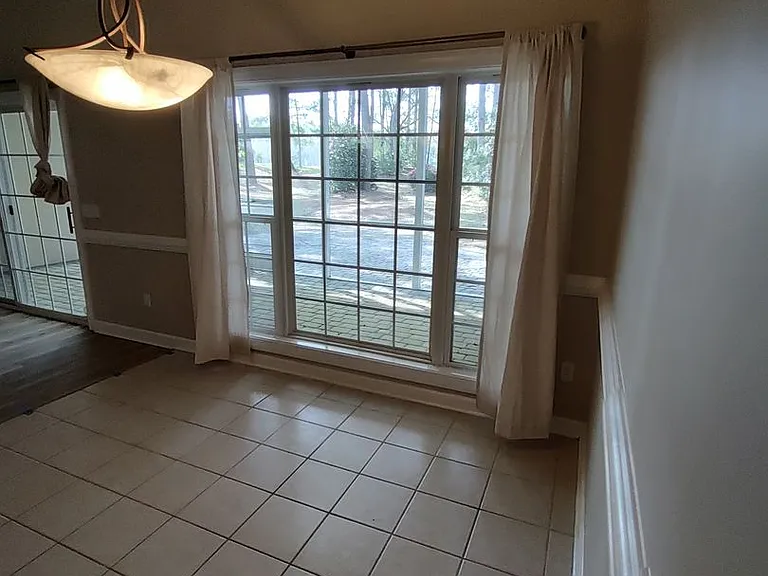 165 Oak Forest Rd — Photo 5