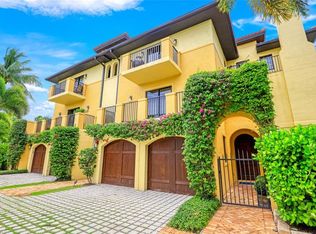 270 5th Ave S #H-2, Naples, FL 34102