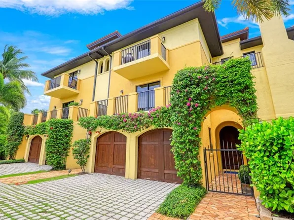 270 5th Ave S #H-2, Naples, FL 34102