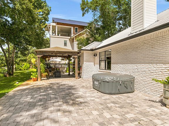 4th image of 349 Little Canal Dr
