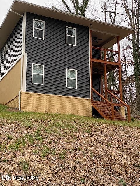 1st image of 1827 Granville Ter
