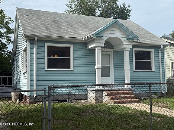 2nd image of 236 E 46TH Street