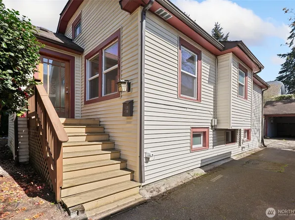 5718 25th Avenue NE, Seattle, WA 98105