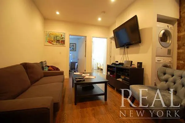 Rented by REAL New York | media 24