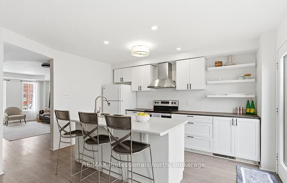 1st image of 98 Roxton Rd