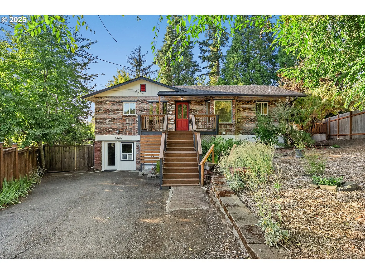 3740 Potter St photo 1