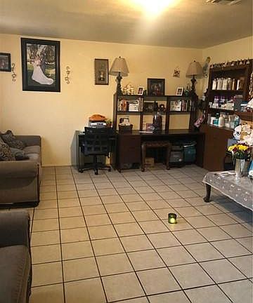 5th image of 611 E C St